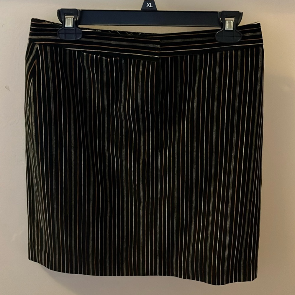 Elements G Size 8P corduroy skirt.